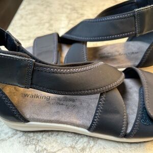 Walking Cradles Women's Dark Sandals 8 WW